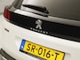 Peugeot 3008 1.6 e-THP GT Line 165Pk Automaat (APPLE CARPLAY, PARELMOER, GROOT NAVI, GETINT GLAS, KEYLESS, SPORTSTOELEN, PARKEERSENSOREN, ZWART HEMEL, NIEUWSTAAT)