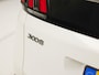 Peugeot 3008 1.6 e-THP GT Line 165Pk Automaat (APPLE CARPLAY, PARELMOER, GROOT NAVI, GETINT GLAS, KEYLESS, SPORTSTOELEN, PARKEERSENSOREN, ZWART HEMEL, NIEUWSTAAT)