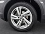 Volkswagen T-Roc 1.0 TSI 110pk Life 75 Edition / Trekhaak / Virtual Cockpit / Navigatie / Camera / 17" HAL