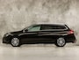 Peugeot 308 SW 1.2 PureTech Premium Sport (VIRTUAL COCKPIT, APPLE CARPLAY, GROOT NAVI, 360 CAMERA, SPORTSTOELEN, LEDER, TREKHAAK, GETINT GLAS, NIEUWSTAAT)