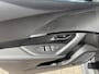 Peugeot e-2008 EV Allure Avantage 54 kWh Lage KM-stand | LED-Koplampen | Hoge Instap | Camera | Parkeersensoren Rondom | Apple-Carplay Android Auto | Full-Map Navigatie | Keyless Entry |
