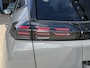 Peugeot e-2008 EV Allure Avantage 54 kWh Lage KM-stand | LED-Koplampen | Hoge Instap | Camera | Parkeersensoren Rondom | Apple-Carplay Android Auto | Full-Map Navigatie | Keyless Entry |