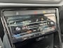 Volkswagen T-Roc 1.5 TSI R-Line / AUTOMAAT/ PANODAK/ KEYLESS/ DIGITAL DASH/ APP-CONNECT/ PARK. SENSOREN + CAMERA/ CLIMATE/ STOELVERWARMING/ 19" LMV
