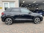 Volkswagen T-Roc 1.5 TSI R-Line / AUTOMAAT/ PANO/ 2X R-LINE/ KEYLESS/ DIGITAL DASH/ APP-CONNECT/ PARK. SENSOREN + CAMERA/ CLIMATE/ STOEL+STUURVERWARMING/ 19" LMV