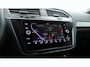 Volkswagen Tiguan 1.5 TSI 150pk Business R-Line Trekhaak Navigatie