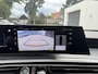 Peugeot 3008 1.2 Hybrid 145 Allure | Tot 8 jaar Garantie | 21" Panorama Navigatie Scherm | AGR Stoel met Stoelverwarming | LED Verlichting | Cruise Control | Camera | Parkeersensoren | Hoge Zitpositie | Keyless Entry | 19" Lichtmetalen Velgen |