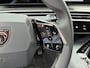 Peugeot 3008 1.2 Hybrid 145 Allure | Tot 8 jaar Garantie | 21" Panorama Navigatie Scherm | AGR Stoel met Stoelverwarming | LED Verlichting | Cruise Control | Camera | Parkeersensoren | Hoge Zitpositie | Keyless Entry | 19" Lichtmetalen Velgen |