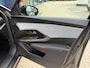 Peugeot 3008 1.2 Hybrid 145 Allure | Tot 8 jaar Garantie | 21" Panorama Navigatie Scherm | AGR Stoel met Stoelverwarming | LED Verlichting | Cruise Control | Camera | Parkeersensoren | Hoge Zitpositie | Keyless Entry | 19" Lichtmetalen Velgen |
