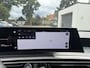 Peugeot 3008 1.2 Hybrid 145 Allure | Tot 8 jaar Garantie | 21" Panorama Navigatie Scherm | AGR Stoel met Stoelverwarming | LED Verlichting | Cruise Control | Camera | Parkeersensoren | Hoge Zitpositie | Keyless Entry | 19" Lichtmetalen Velgen |