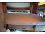 Weinsberg R 51 / 16dkm NAP / Hefbed / NW. Prijs € 107.000,- / Lengtebedden / Luifel / Douche / 130PK