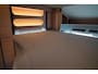 Weinsberg R 51 / 16dkm NAP / Hefbed / NW. Prijs € 107.000,- / Lengtebedden / Luifel / Douche / 130PK