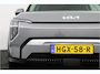 Kia EV3 Plus 81.4 kWh - SOH 98,8% - Stoel/stuurwiel verwarming - Adaptieve Cruisecontrole - LED lampen - V2L - Fabrieksgarantie tot en met 03-2032
