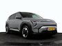 Kia EV3 Plus 81.4 kWh - SOH 98,8% - Stoel/stuurwiel verwarming - Adaptieve Cruisecontrole - LED lampen - V2L - Fabrieksgarantie tot en met 03-2032