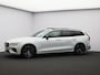 Volvo V60 2.0 T8 Plug-in hybrid AWD Plus Dark / Trekhaak / Pan. dak / Head up displ. / Privacy glass / Harman Kardon / Stoel+stuur+achterbankverwarming