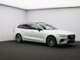 Volvo V60 2.0 T8 Plug-in hybrid AWD Plus Dark / Trekhaak / Pan. dak / Head up displ. / Privacy glass / Harman Kardon / Stoel+stuur+achterbankverwarming