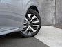 Peugeot 208 Style 1.2 Hybrid 110pk Automaat DAB | CRUISE.C | APPLE-CARPLAY | PDC ACHTER | AIRCO