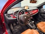 Alfa Romeo Giulietta 1.4 T Distinctive / PANORAMADAK / RIJDT SCHAKELT GOED / NAVI-MULTIEMEDIA