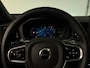 Volvo XC60 T6 AWD Recharge Ultra Black Edition | Luchtvering | Trekhaak | 360 Camera | Head-Up Display | Harman Kardon | Adaptieve Cruise Control | Stoelverwarming voor+achter | Stuurwielverwarming | Schuifdak | Full LED Meesturende koplampen | Pilot Assist | BLIS Dode Hoek Detectie | Elektrische voorstoelen geheugen | Contour stoelen met wit stiksel en bies | Zitting verlenging voorstoelen | Lederen dashboard | 21 Inch | Google Infotainment | Keyless Drive | Elektrisch bedienbare achterklep | DAB Radio | Apple Carplay/Android Auto | Draadloos telefoon opladen | Volvo On Call met mobiele App functie | Onyx Black Metallic |
