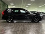 Volvo XC60 T6 AWD Recharge Ultra Black Edition | Luchtvering | Trekhaak | 360 Camera | Head-Up Display | Harman Kardon | Adaptieve Cruise Control | Stoelverwarming voor+achter | Stuurwielverwarming | Schuifdak | Full LED Meesturende koplampen | Pilot Assist | BLIS Dode Hoek Detectie | Elektrische voorstoelen geheugen | Contour stoelen met wit stiksel en bies | Zitting verlenging voorstoelen | Lederen dashboard | 21 Inch | Google Infotainment | Keyless Drive | Elektrisch bedienbare achterklep | DAB Radio | Apple Carplay/Android Auto | Draadloos telefoon opladen | Volvo On Call met mobiele App functie | Onyx Black Metallic |