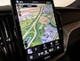 Volvo XC60 T6 AWD Recharge Ultra Black Edition | Luchtvering | Trekhaak | 360 Camera | Head-Up Display | Harman Kardon | Adaptieve Cruise Control | Stoelverwarming voor+achter | Stuurwielverwarming | Schuifdak | Full LED Meesturende koplampen | Pilot Assist | BLIS Dode Hoek Detectie | Elektrische voorstoelen geheugen | Contour stoelen met wit stiksel en bies | Zitting verlenging voorstoelen | Lederen dashboard | 21 Inch | Google Infotainment | Keyless Drive | Elektrisch bedienbare achterklep | DAB Radio | Apple Carplay/Android Auto | Draadloos telefoon opladen | Volvo On Call met mobiele App functie | Onyx Black Metallic |