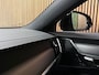 Volvo V90 T6 AWD Recharge Plus Dark Long Range | Luchtvering | 360 Camera | Harman Kardon | Adaptieve Cruise Control | Stoel en Stuurwielverwarming | 19 Inch | Full LED  Meesturende koplampen | Pilot Assist | BLIS Dode Hoek Detectie | Elektrische voorstoelen geheugen | R-Design Contourstoelen Nappa Leder Alcantara met wit stiksel en bies | Zitting verlenging voorstoelen | Lederen Dashboard | Google Infotainment | Keyless Drive | Parkeersensoren voor+achter | Privacy Glass | Elektrisch bedienbare achterklep | Geïntegreerde zongordijnen achterportieren | DAB Radio | Apple Carplay/Android Auto | Volvo On Call met mobiele App functie | Denim Blue Black Metallic |