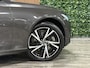 Volvo V90 T6 AWD Recharge Plus Dark Long Range | Luchtvering | 360 Camera | Harman Kardon | Adaptieve Cruise Control | Stoel en Stuurwielverwarming | 19 Inch | Full LED  Meesturende koplampen | Pilot Assist | BLIS Dode Hoek Detectie | Elektrische voorstoelen geheugen | R-Design Contourstoelen Nappa Leder Alcantara met wit stiksel en bies | Zitting verlenging voorstoelen | Lederen Dashboard | Google Infotainment | Keyless Drive | Parkeersensoren voor+achter | Privacy Glass | Elektrisch bedienbare achterklep | Geïntegreerde zongordijnen achterportieren | DAB Radio | Apple Carplay/Android Auto | Volvo On Call met mobiele App functie | Denim Blue Black Metallic |