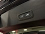 Volvo EX40 Single Motor Extended Range Ultra 82 kWh | 95% SoH | Schuifdak | 360° Camera | Harman Kardon | All Season banden | Adaptieve Cruise Control | Bestuurdersstoel elektrisch geheugen | Stoel en Stuurwielverwarming | 19 Inch | Passagiersstoel elektrisch | Microtech / alcantara bekleding met wit stiksel en bies | Zitting verlenging voorstoelen | Pilot Assist | BLIS Dode Hoek Detectie | Warmtepomp | Google Infotainment | Keyless Drive | Verlichtingspack 2 | Parkeersensoren voor+achter | Privacy Glass | Elektrisch bedienbare achterklep | Draadloos telefoon opladen | DAB Radio | Apple Carplay/Android Auto | Volvo On Call met mobiele App functie | Onyx Black metallic |