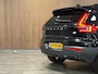 Volvo EX40 Single Motor Extended Range Ultra 82 kWh | 95% SoH | Schuifdak | 360° Camera | Harman Kardon | All Season banden | Adaptieve Cruise Control | Bestuurdersstoel elektrisch geheugen | Stoel en Stuurwielverwarming | 19 Inch | Passagiersstoel elektrisch | Microtech / alcantara bekleding met wit stiksel en bies | Zitting verlenging voorstoelen | Pilot Assist | BLIS Dode Hoek Detectie | Warmtepomp | Google Infotainment | Keyless Drive | Verlichtingspack 2 | Parkeersensoren voor+achter | Privacy Glass | Elektrisch bedienbare achterklep | Draadloos telefoon opladen | DAB Radio | Apple Carplay/Android Auto | Volvo On Call met mobiele App functie | Onyx Black metallic |