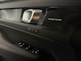 Volvo EX40 Single Motor Extended Range Ultra 82 kWh | 95% SoH | Schuifdak | 360° Camera | Harman Kardon | All Season banden | Adaptieve Cruise Control | Bestuurdersstoel elektrisch geheugen | Stoel en Stuurwielverwarming | 19 Inch | Passagiersstoel elektrisch | Microtech / alcantara bekleding met wit stiksel en bies | Zitting verlenging voorstoelen | Pilot Assist | BLIS Dode Hoek Detectie | Warmtepomp | Google Infotainment | Keyless Drive | Verlichtingspack 2 | Parkeersensoren voor+achter | Privacy Glass | Elektrisch bedienbare achterklep | Draadloos telefoon opladen | DAB Radio | Apple Carplay/Android Auto | Volvo On Call met mobiele App functie | Onyx Black metallic |