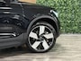 Volvo EX40 Single Motor Extended Range Ultra 82 kWh | 95% SoH | Schuifdak | 360° Camera | Harman Kardon | All Season banden | Adaptieve Cruise Control | Bestuurdersstoel elektrisch geheugen | Stoel en Stuurwielverwarming | 19 Inch | Passagiersstoel elektrisch | Microtech / alcantara bekleding met wit stiksel en bies | Zitting verlenging voorstoelen | Pilot Assist | BLIS Dode Hoek Detectie | Warmtepomp | Google Infotainment | Keyless Drive | Verlichtingspack 2 | Parkeersensoren voor+achter | Privacy Glass | Elektrisch bedienbare achterklep | Draadloos telefoon opladen | DAB Radio | Apple Carplay/Android Auto | Volvo On Call met mobiele App functie | Onyx Black metallic |