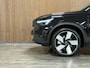 Volvo EX40 Single Motor Extended Range Ultra 82 kWh | 95% SoH | Schuifdak | 360° Camera | Harman Kardon | All Season banden | Adaptieve Cruise Control | Bestuurdersstoel elektrisch geheugen | Stoel en Stuurwielverwarming | 19 Inch | Passagiersstoel elektrisch | Microtech / alcantara bekleding met wit stiksel en bies | Zitting verlenging voorstoelen | Pilot Assist | BLIS Dode Hoek Detectie | Warmtepomp | Google Infotainment | Keyless Drive | Verlichtingspack 2 | Parkeersensoren voor+achter | Privacy Glass | Elektrisch bedienbare achterklep | Draadloos telefoon opladen | DAB Radio | Apple Carplay/Android Auto | Volvo On Call met mobiele App functie | Onyx Black metallic |