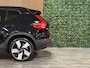 Volvo EX40 Single Motor Extended Range Ultra 82 kWh | 95% SoH | Schuifdak | 360° Camera | Harman Kardon | All Season banden | Adaptieve Cruise Control | Bestuurdersstoel elektrisch geheugen | Stoel en Stuurwielverwarming | 19 Inch | Passagiersstoel elektrisch | Microtech / alcantara bekleding met wit stiksel en bies | Zitting verlenging voorstoelen | Pilot Assist | BLIS Dode Hoek Detectie | Warmtepomp | Google Infotainment | Keyless Drive | Verlichtingspack 2 | Parkeersensoren voor+achter | Privacy Glass | Elektrisch bedienbare achterklep | Draadloos telefoon opladen | DAB Radio | Apple Carplay/Android Auto | Volvo On Call met mobiele App functie | Onyx Black metallic |