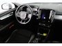 Volvo XC40 1.5 T3 Momentum Pro | Dealer Onderhouden! | Trekhaak | Clima | LED | BLIS | Comfort Zetels | Half Leder | BLIS | Lichtmetalen Velgen | Cruise Control | Navi | Keyless
