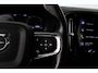 Volvo XC40 1.5 T3 Momentum Pro | Dealer Onderhouden! | Trekhaak | Clima | LED | BLIS | Comfort Zetels | Half Leder | BLIS | Lichtmetalen Velgen | Cruise Control | Navi | Keyless