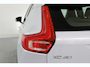 Volvo XC40 1.5 T3 Momentum Pro | Dealer Onderhouden! | Trekhaak | Clima | LED | BLIS | Comfort Zetels | Half Leder | BLIS | Lichtmetalen Velgen | Cruise Control | Navi | Keyless