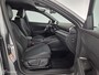 Volkswagen T-Roc 1.5 eTsi 150PK R-Line First Edition trekhaak|1/2leer|stoelverw.|nav|IQ-led|lmv18