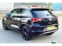 Volkswagen T-Roc 1.5 TSI Style Business. Adap Cruise, Elk Klep, Camera, Navi, 18"LMV, Full Led, Haak 1500kg