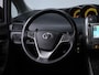 Toyota Verso 1.8 VVT-i Dynamic 7p. Sport (NAVI,CAMERA,CRUISE,BLUETOOTH,ZONNESCHERMEN,TREKHAAK,GETINT,SPORTSTOELEN,LM VELGEN)