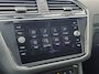 Volkswagen Tiguan 1.4 TSI eHybrid R-Line Business+ | Trekhaak | SOH 97% | Pano | Leder | Apple/Andriod | Adapt. Cruise | Keyless | Stoelen V+A verwarmd