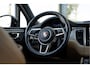 Porsche Macan 2.0 252PK Aut. | 21" LM Velgen | Luchtvering | PDLS | Sportchrono | Origineel NL | 18-Voudige Sportstoelen | Sportuitlaat | BOSE | Surround View | Stoelverwarming voor & achter |