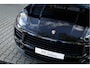 Porsche Macan 2.0 252PK Aut. | 21" LM Velgen | Luchtvering | PDLS | Sportchrono | Origineel NL | 18-Voudige Sportstoelen | Sportuitlaat | BOSE | Surround View | Stoelverwarming voor & achter |