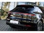 Porsche Macan 3.0 S 354PK Aut. | 21" LM Velgen | Luchtvering | Elek. Trekhaak | PDLS+ | GTS Achterlichten | Sportuitlaat | BOSE | Surround View | Stoelventilatie | Stoelverwarming voor & achter |