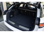 Land Rover Range Rover Velar 2.0 P400e 404PK Aut. | R-Dynamic | Panoramadak | 21" LM Velgen | Meridian Audio | Lederen Bekleding | LED | Adaptieve Cruise Control | Stoel & Stuurwielverwarming | Elektrische Achterklep | Dodehoek Waarschuwing |