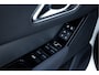 Land Rover Range Rover Velar 2.0 P400e 404PK Aut. | R-Dynamic | Panoramadak | 21" LM Velgen | Meridian Audio | Lederen Bekleding | LED | Adaptieve Cruise Control | Stoel & Stuurwielverwarming | Elektrische Achterklep | Dodehoek Waarschuwing |