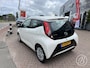 Toyota Aygo 1.0 VVT-i 72 pk x-play 5 deurs Navigatie via Apple Carplay of Android Auto