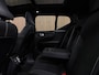 Volvo XC40 Recharge Ultimate 70 kWh | 95% SoH | Schuifdak | 360° Camera | Harman Kardon | All Season banden | Adaptieve Cruise Control | Bestuurdersstoel elektrisch geheugen | Stoel en Stuurwielverwarming | 19 Inch | Passagiersstoel elektrisch | Microtech / alcantara bekleding met wit stiksel en bies | Zitting verlenging voorstoelen | Pilot Assist | BLIS Dode Hoek Detectie | Warmtepomp | Google Infotainment | Keyless Drive | Verlichtingspack 2 | Parkeersensoren voor+achter | Privacy Glass | Elektrisch bedienbare achterklep | Draadloos telefoon opladen | DAB Radio | Apple Carplay/Android Auto | Volvo On Call met mobiele App functie | Fjord Blue Metallic |