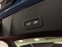 Volvo XC40 Recharge Ultimate 70 kWh | 95% SoH | Schuifdak | 360° Camera | Harman Kardon | All Season banden | Adaptieve Cruise Control | Bestuurdersstoel elektrisch geheugen | Stoel en Stuurwielverwarming | 19 Inch | Passagiersstoel elektrisch | Microtech / alcantara bekleding met wit stiksel en bies | Zitting verlenging voorstoelen | Pilot Assist | BLIS Dode Hoek Detectie | Warmtepomp | Google Infotainment | Keyless Drive | Verlichtingspack 2 | Parkeersensoren voor+achter | Privacy Glass | Elektrisch bedienbare achterklep | Draadloos telefoon opladen | DAB Radio | Apple Carplay/Android Auto | Volvo On Call met mobiele App functie | Fjord Blue Metallic |