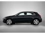 Mercedes-Benz A-klasse 250 e Plug-In Hybride Ledkoplampen | Stoelverwarming | Parkeerpakket met achteruitrijcamera | Licht- en zicht pakket. Inclusief 24 maanden Mercedes-Benz Certified garantie voor Europa.
