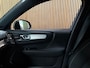 Volvo XC40 B4 Plus Dark | Schuifdak | Trekhaak | Forest Lake! | Harman Kardon | Adaptieve Cruise Control | Bestuurdersstoel elektrisch geheugen | Stoel en Stuurwielverwarming | Parkeercamera | 18 Inch | Passagiersstoel elektrisch | Microtech / alcantara bekleding met wit stiksel en bies | Zitting verlenging voorstoelen | Pilot Assist | BLIS Dode Hoek Detectie | Google Infotainment | Keyless Drive | Parkeersensoren voor+achter | Privacy Glass | Elektrisch bedienbare achterklep | Draadloos telefoon opladen | DAB Radio | Apple Carplay/Android Auto | Volvo On Call met mobiele App functie | Forest Lake Metallic |