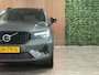 Volvo XC40 B4 Plus Dark | Schuifdak | Trekhaak | Forest Lake! | Harman Kardon | Adaptieve Cruise Control | Bestuurdersstoel elektrisch geheugen | Stoel en Stuurwielverwarming | Parkeercamera | 18 Inch | Passagiersstoel elektrisch | Microtech / alcantara bekleding met wit stiksel en bies | Zitting verlenging voorstoelen | Pilot Assist | BLIS Dode Hoek Detectie | Google Infotainment | Keyless Drive | Parkeersensoren voor+achter | Privacy Glass | Elektrisch bedienbare achterklep | Draadloos telefoon opladen | DAB Radio | Apple Carplay/Android Auto | Volvo On Call met mobiele App functie | Forest Lake Metallic |